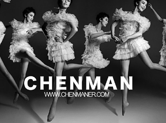 周揚(yáng)青花logo設(shè)計(jì)找老外設(shè)計(jì)師花50萬(wàn)引爭(zhēng)議！